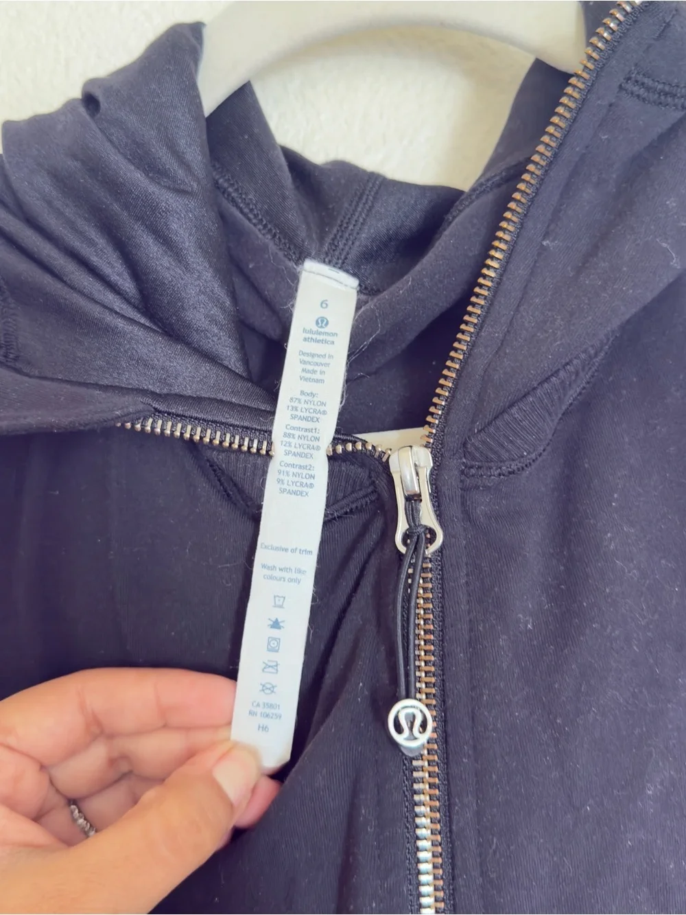 Lululemon Women's Namaskar 6 Black Zipup Hooded Jacket - Picture 5 of 8
